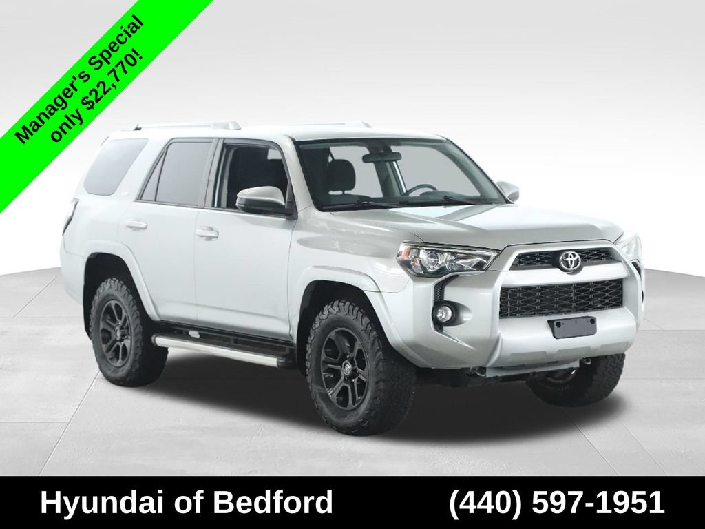Used 2016 Toyota 4Runner SR5 AWD/4WD image 10