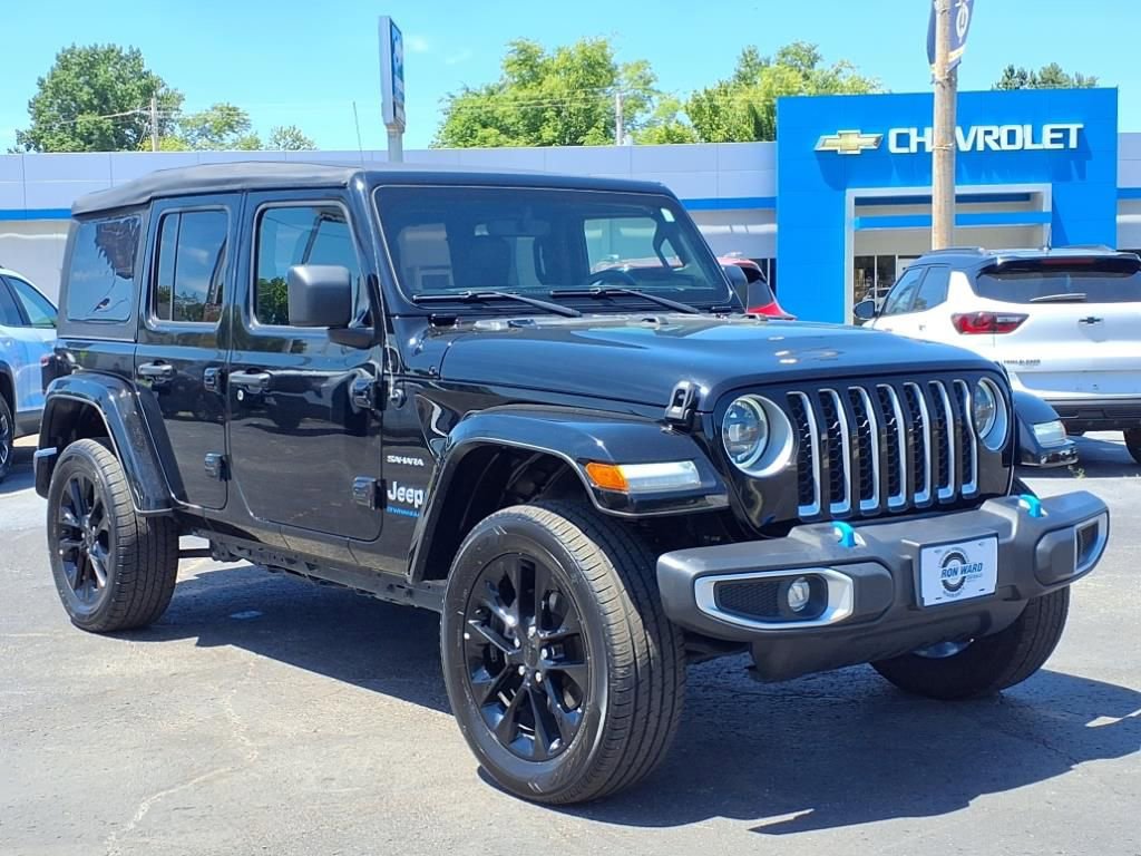 Used 2023 Jeep Wrangler Unlimited Sahara image 5