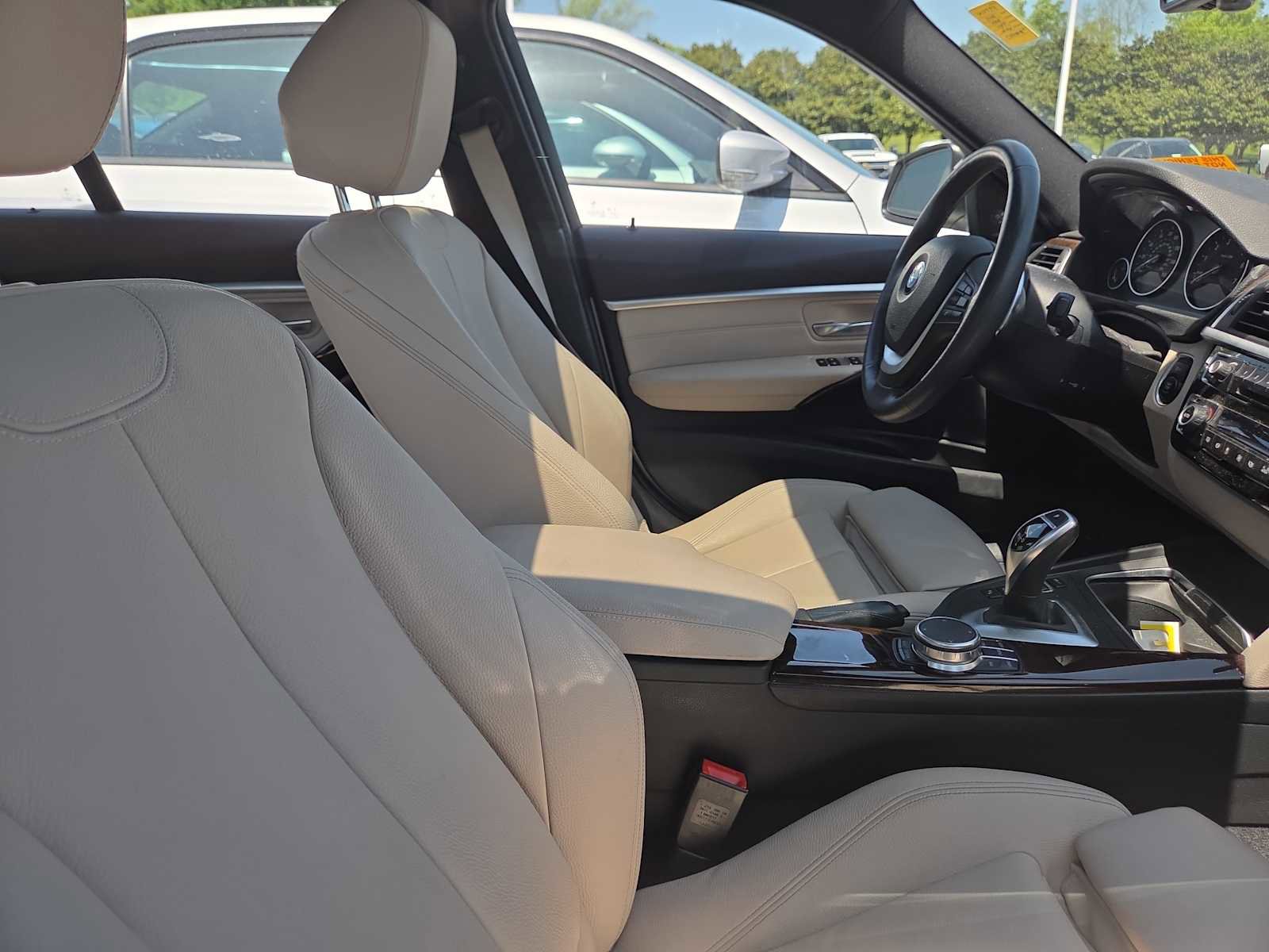 Used 2017 BMW 330i xDrive Sedan image 11