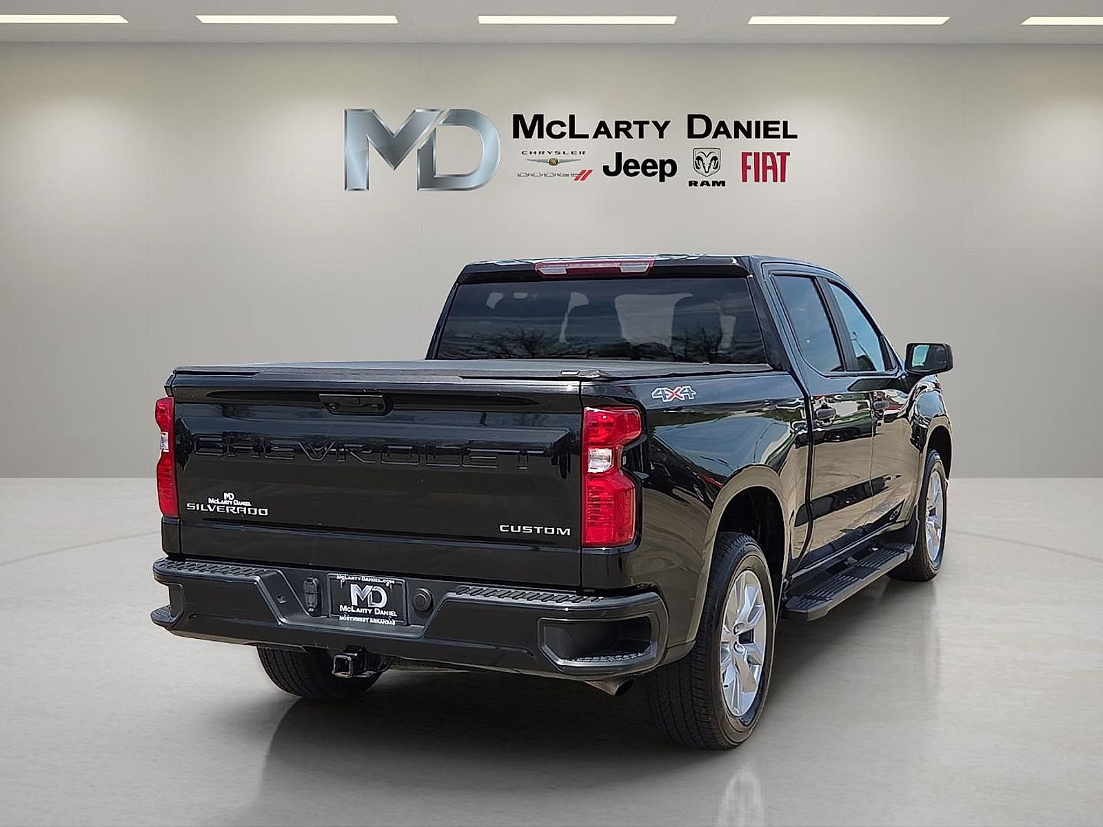 Used 2023 Chevrolet Silverado 1500 Custom image 5