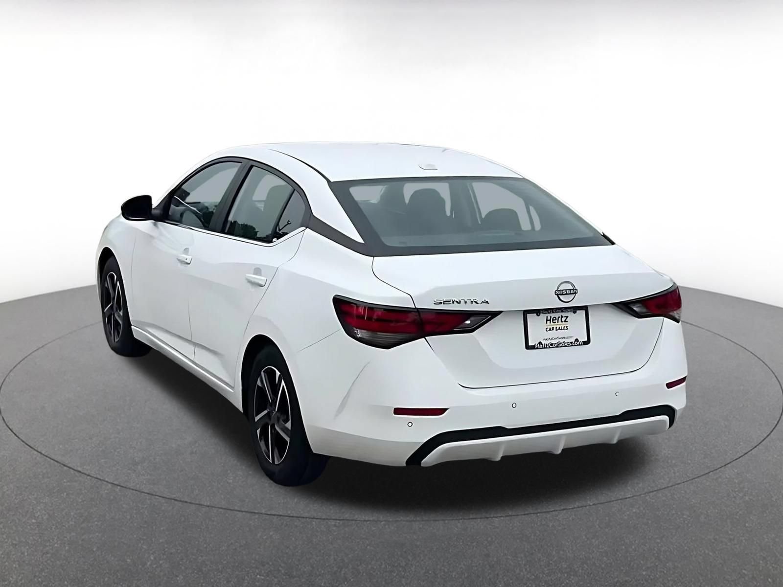 Used 2025 Nissan Sentra SV FWD image 11