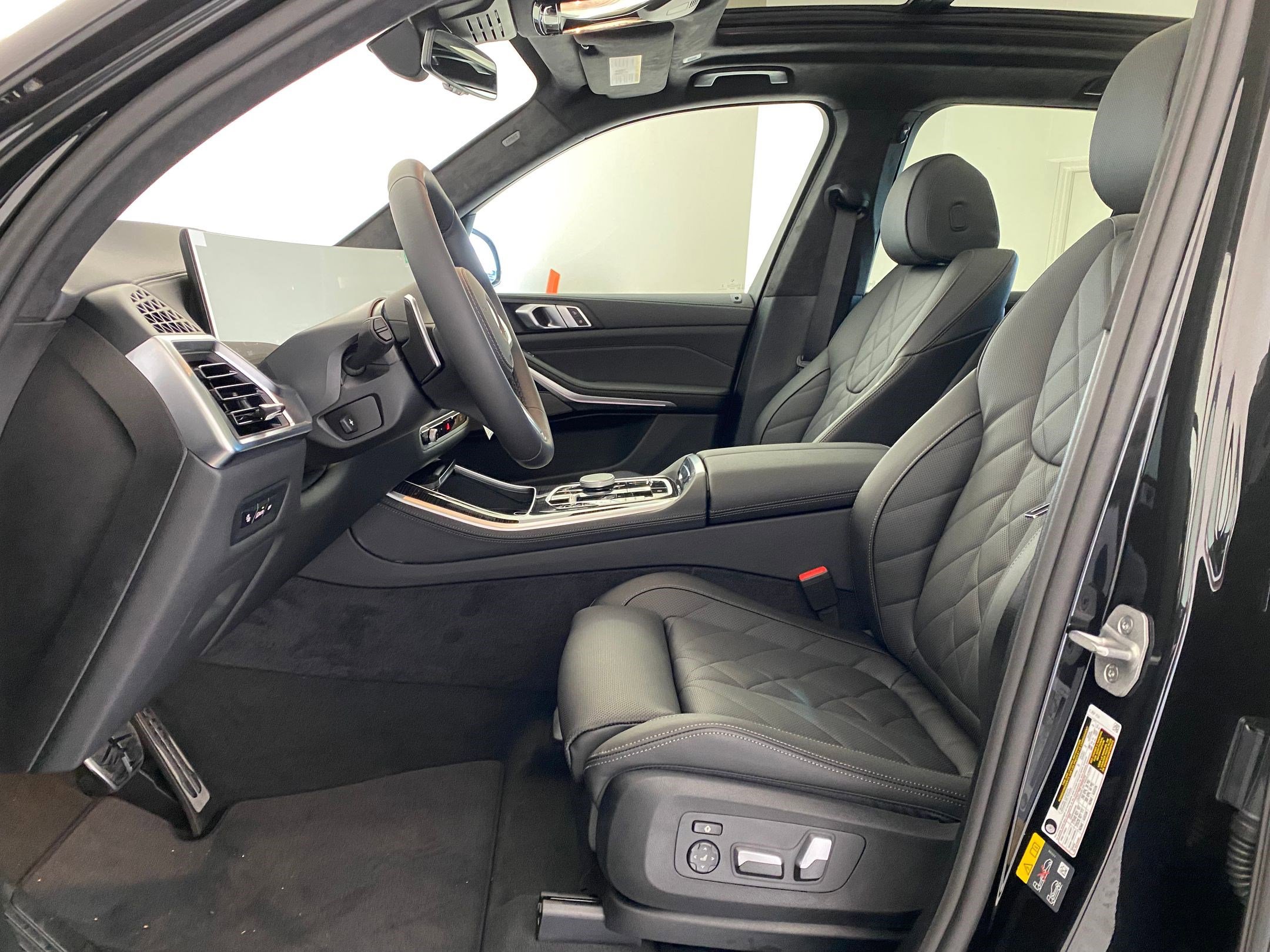 New 2026 BMW X5 xDrive50e w/ M Sport Package image 5