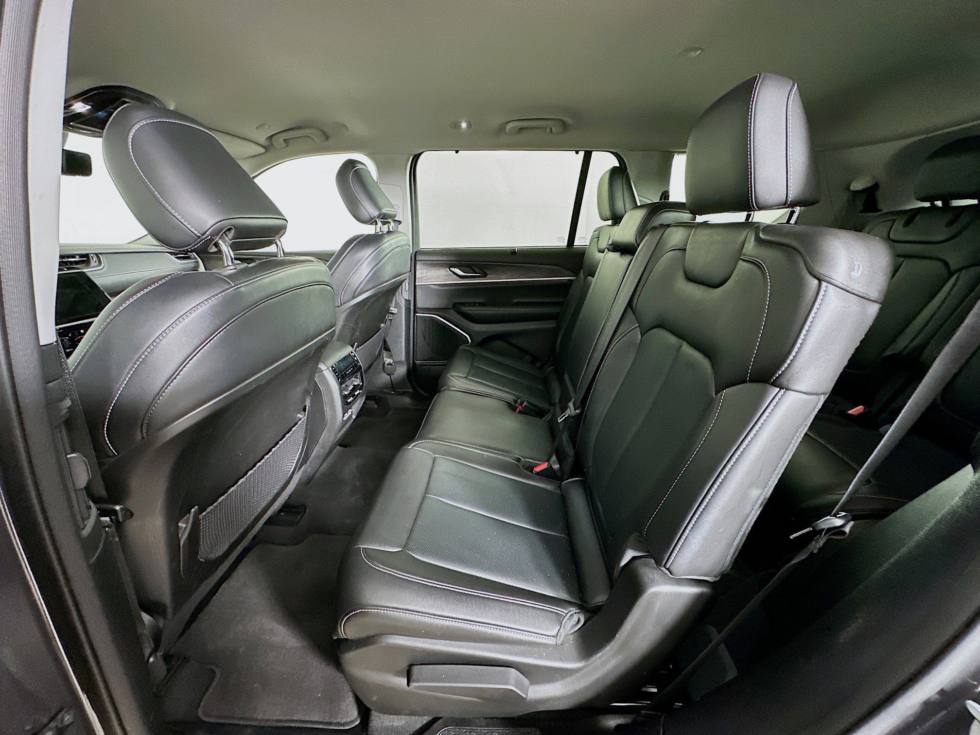 Used 2022 Jeep Grand Cherokee L Limited w/ Luxury Tech Group II image 27