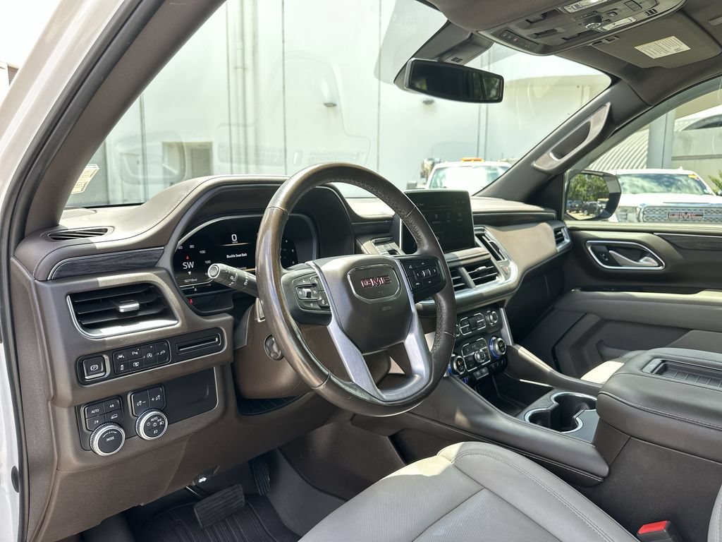 Certified 2022 GMC Yukon SLT w/ SLT Premium Package AWD/4WD image 10