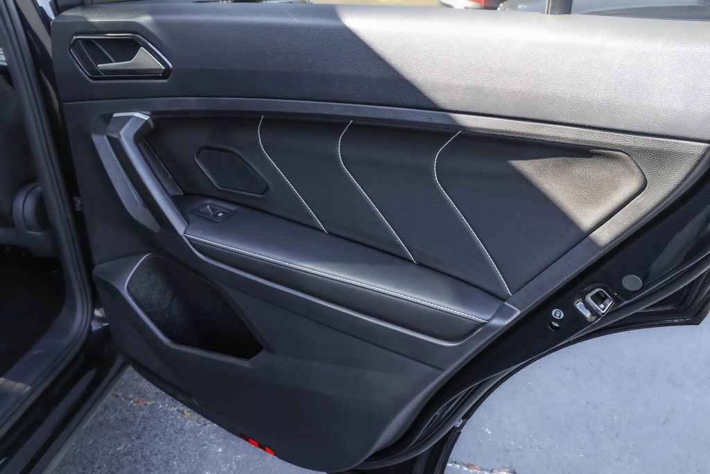Used 2024 Volkswagen Tiguan SE R-Line image 31