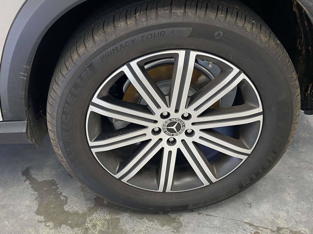 Used 2025 Mercedes-Benz GLE 350 4MATIC image 9