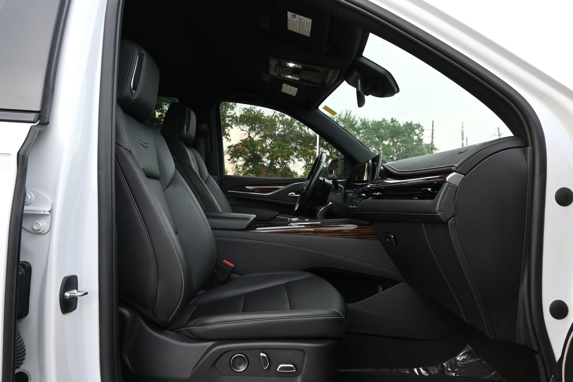Used 2023 Cadillac Escalade Luxury w/ LPO, Floor Liner Package RWD image 24
