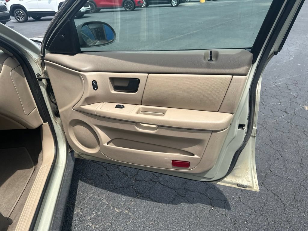 Used 2006 Ford Taurus SE FWD image 14
