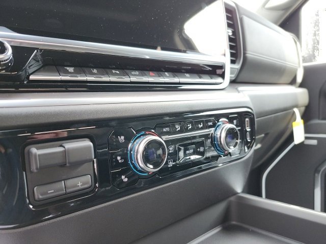 New 2025 GMC Sierra 2500 SLT w/ SLT Convenience Package image 23