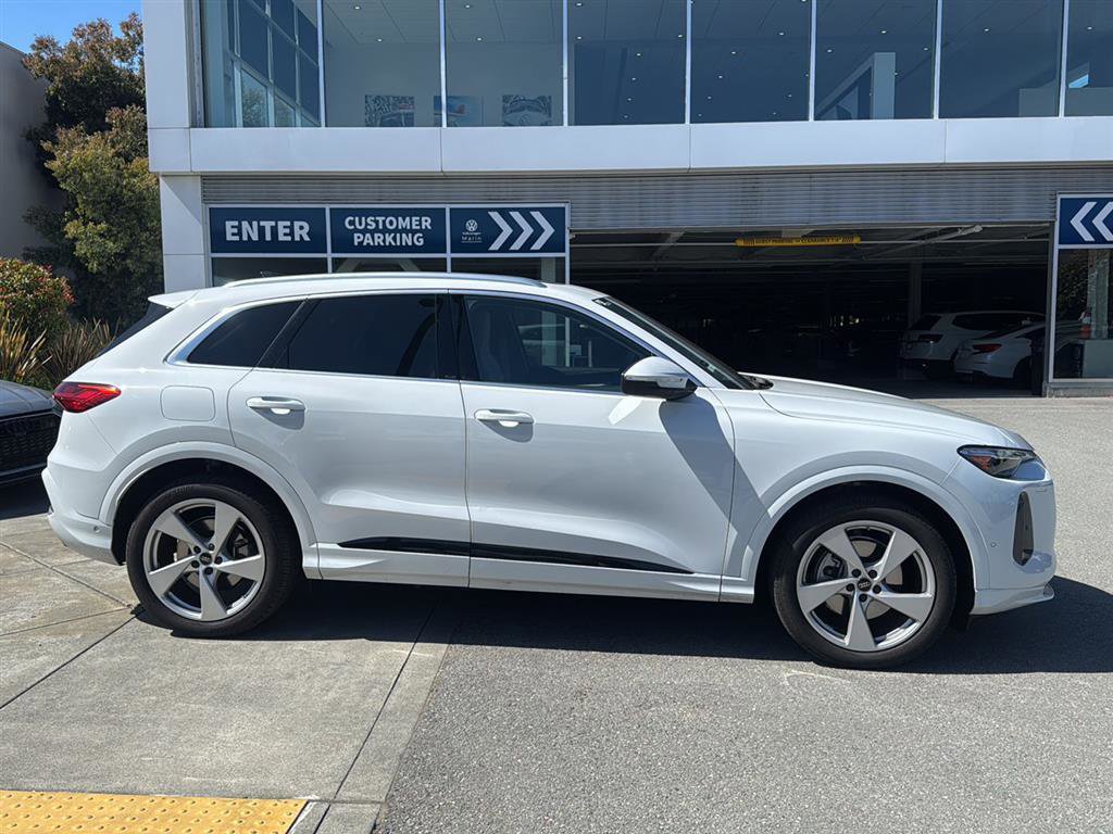 Used 2025 Audi Q5 Prestige AWD/4WD image 5