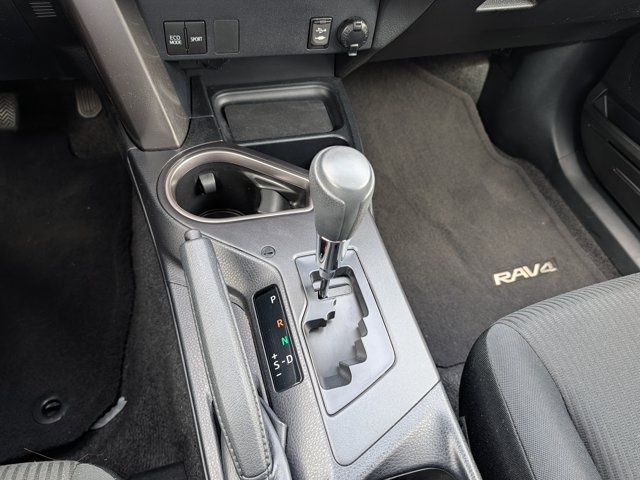 Used 2018 Toyota RAV4 LE FWD image 26
