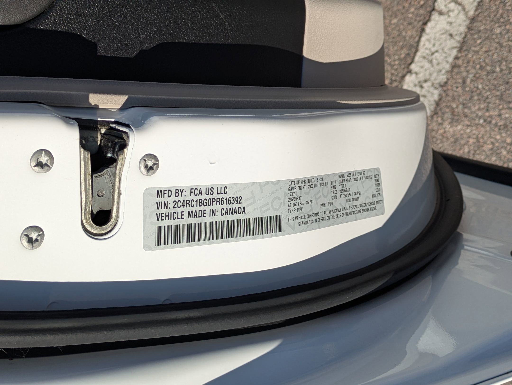 Used 2023 Chrysler Pacifica Touring-L image 39