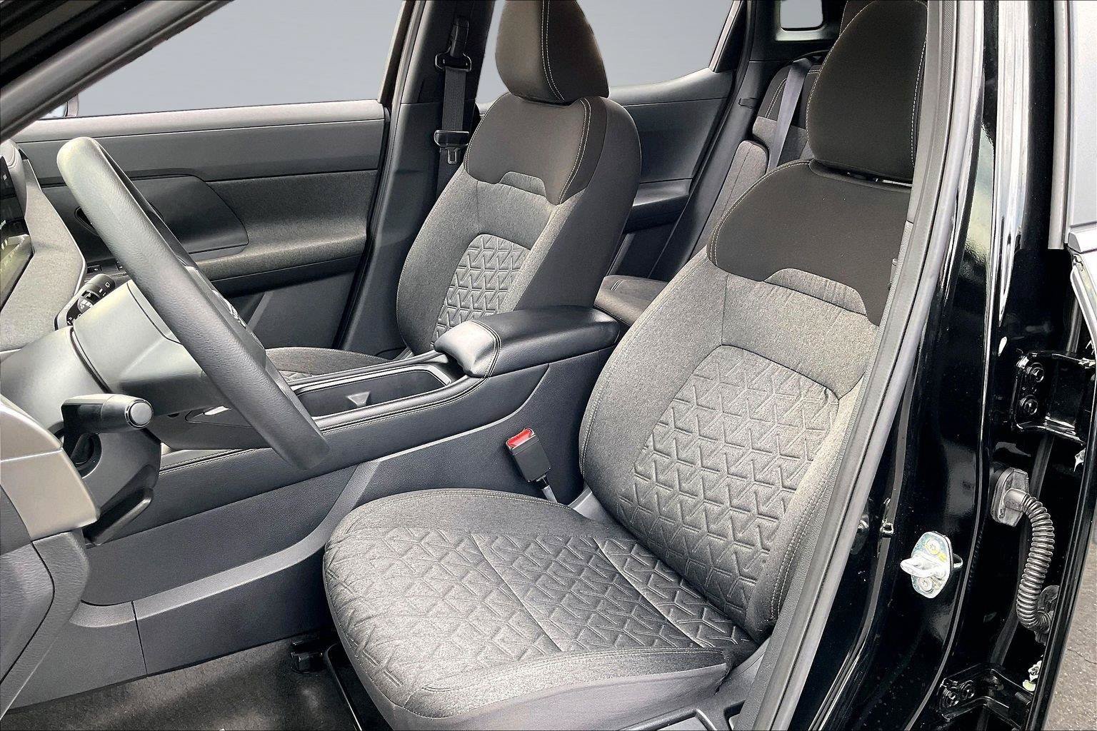 Certified 2025 Nissan Kicks SV AWD/4WD image 25