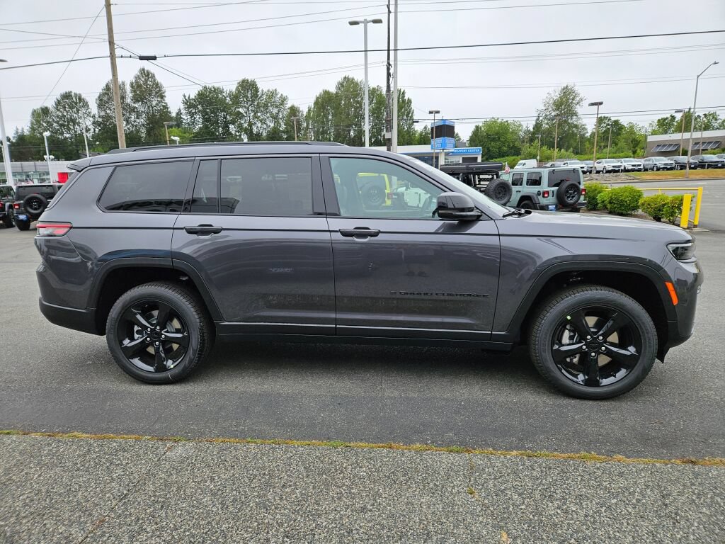 New 2026 Jeep Grand Cherokee L Limited w/ Limited Altitude Package AWD/4WD image 6