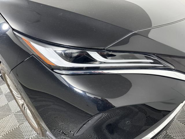 Used 2023 Toyota Venza XLE AWD/4WD image 12