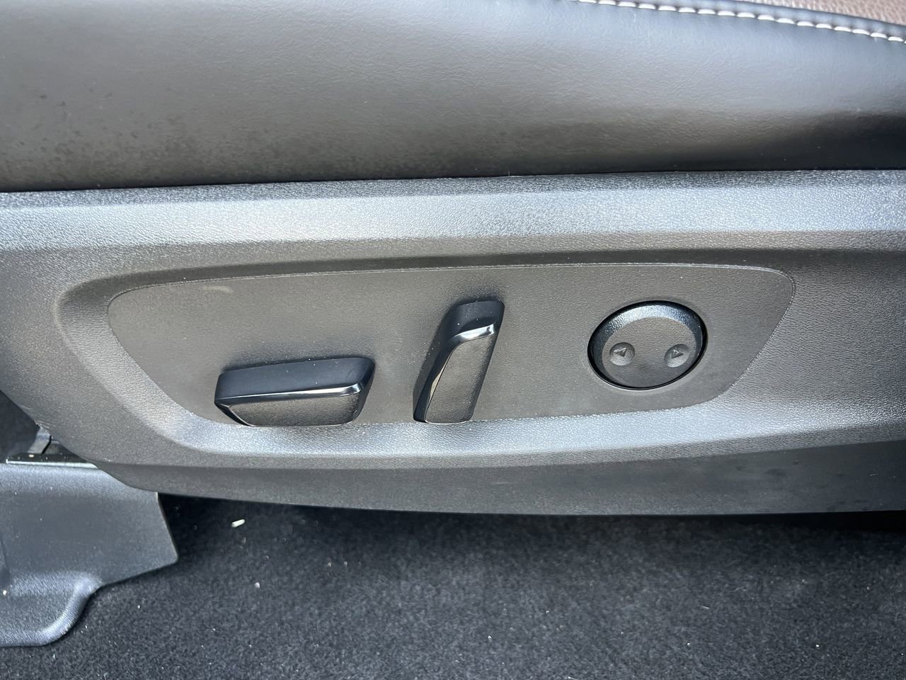 Certified 2023 Nissan Pathfinder Platinum w/ Cargo Package image 22