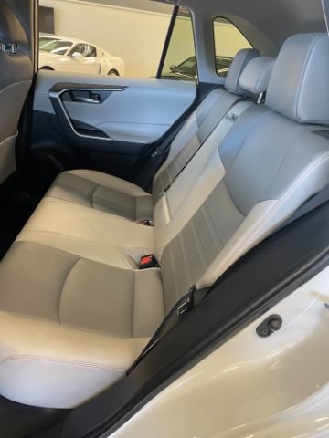 Used 2022 Toyota RAV4 XLE Premium FWD image 18