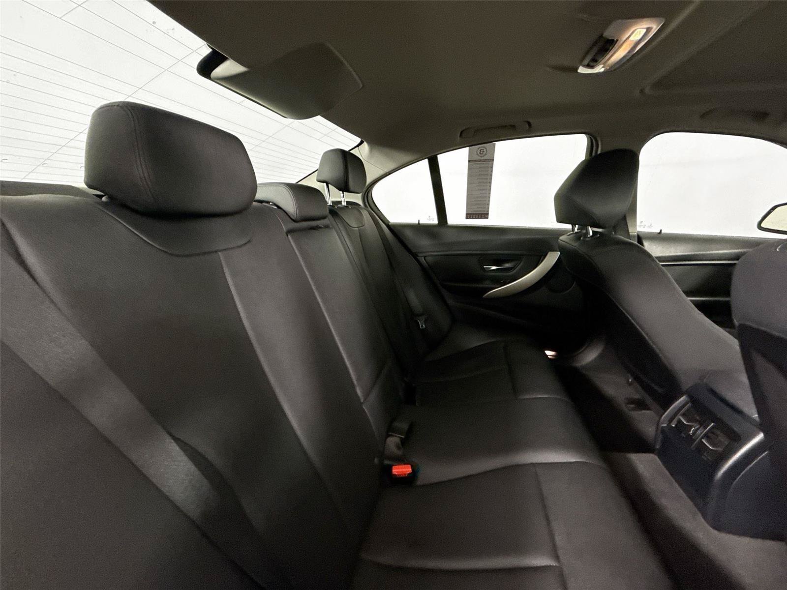 Used 2015 BMW 320i xDrive Sedan AWD/4WD image 36