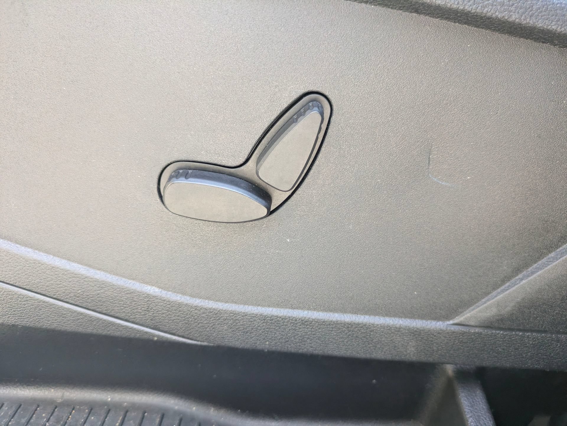 Used 2022 Ford Transit Connect XLT FWD image 23