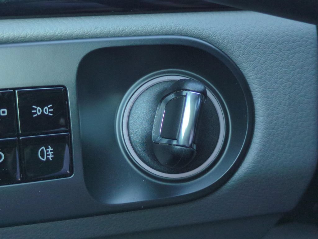Used 2021 Porsche Cayenne AWD/4WD image 24