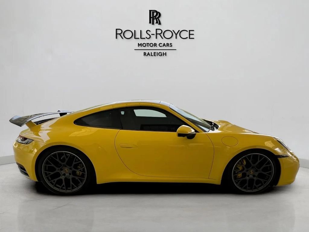 Used 2022 Porsche 911 Carrera RWD image 4