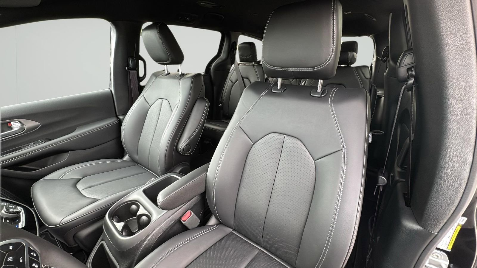 New 2025 Chrysler Pacifica Select FWD image 13