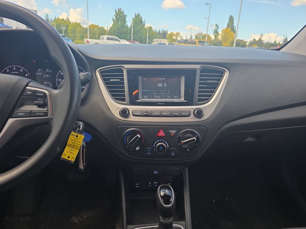 Used 2021 Hyundai Accent SE FWD image 23