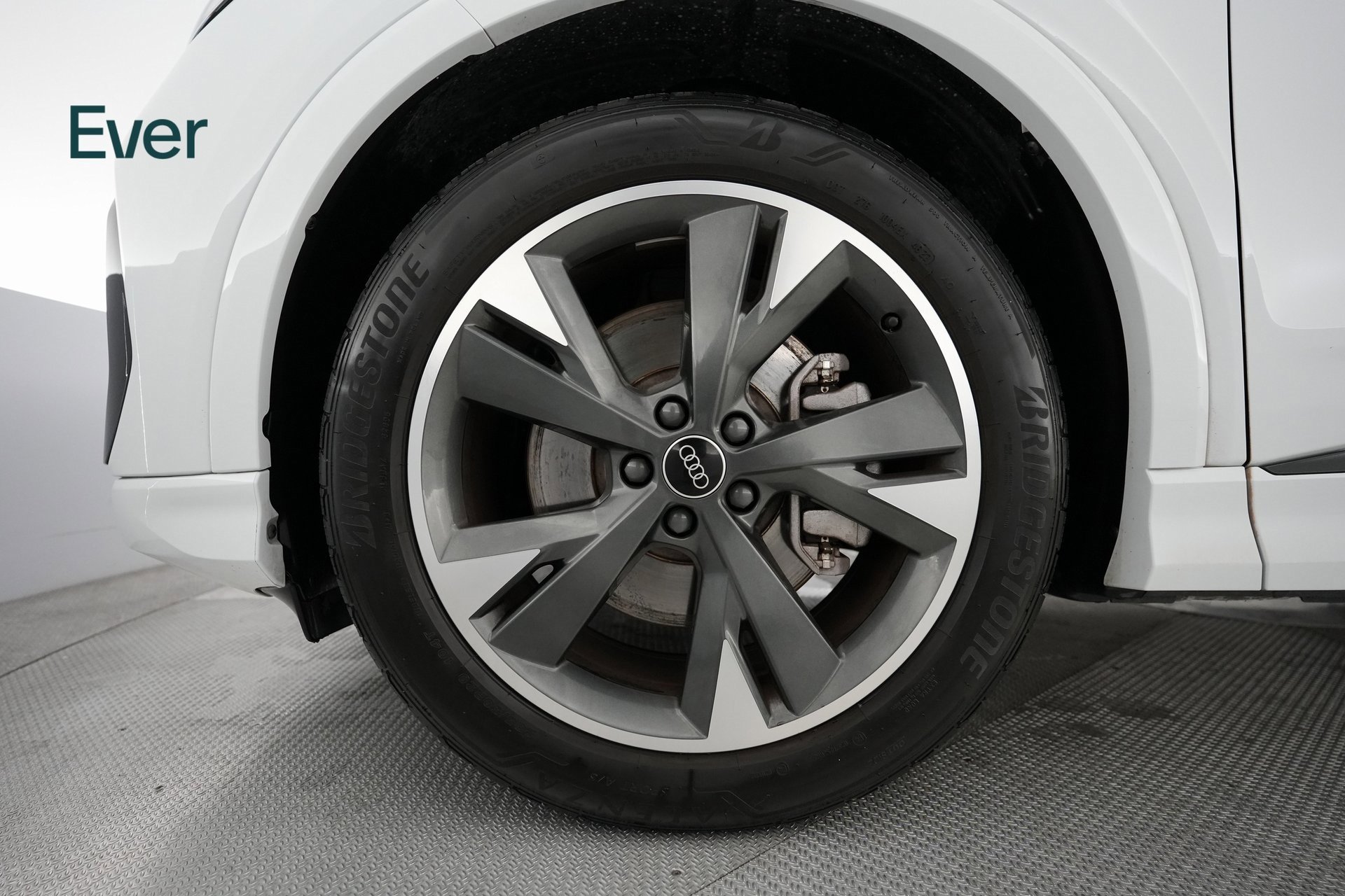 Used 2024 Audi Q4 e-tron Premium w/ Convenience Package image 17