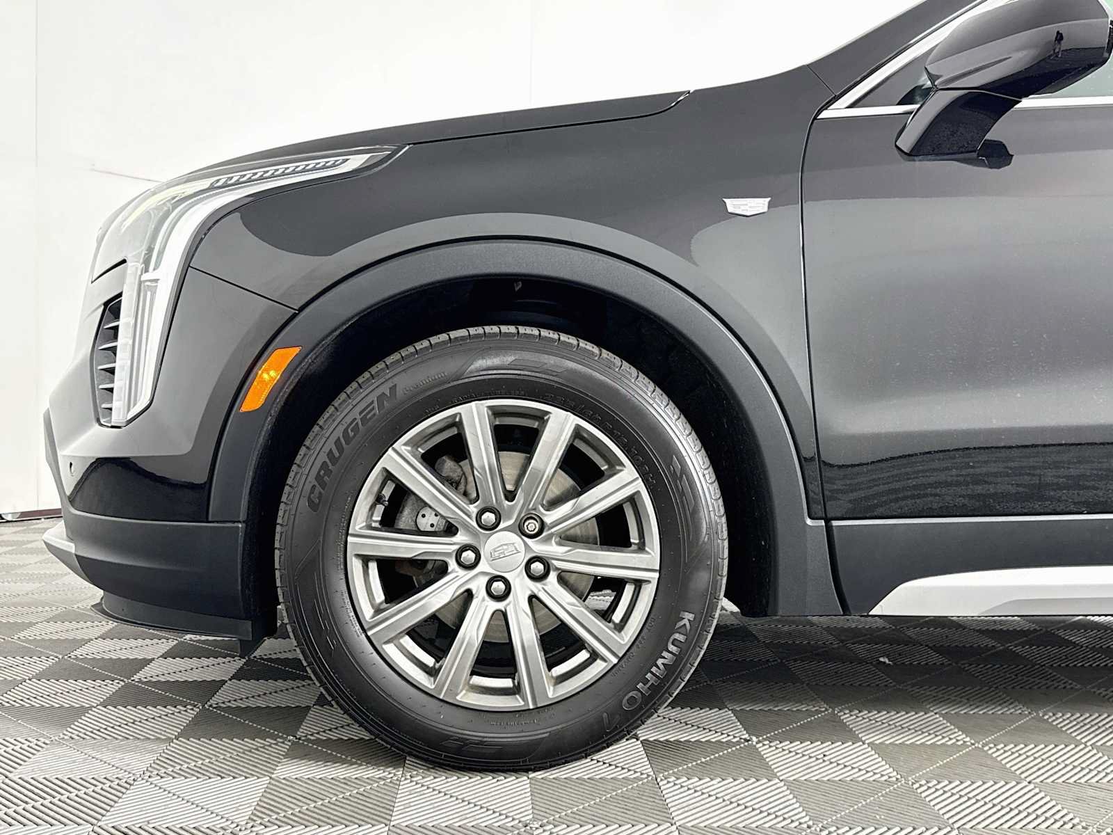Used 2019 Cadillac XT4 Premium Luxury AWD/4WD image 26