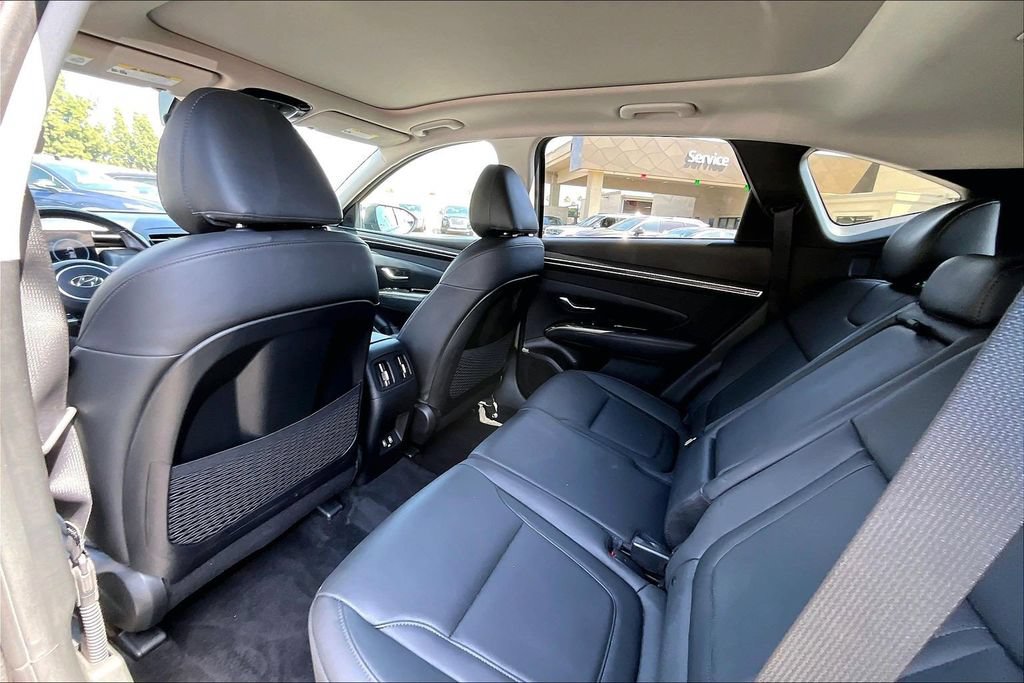 Certified 2023 Hyundai Tucson Limited AWD/4WD image 16