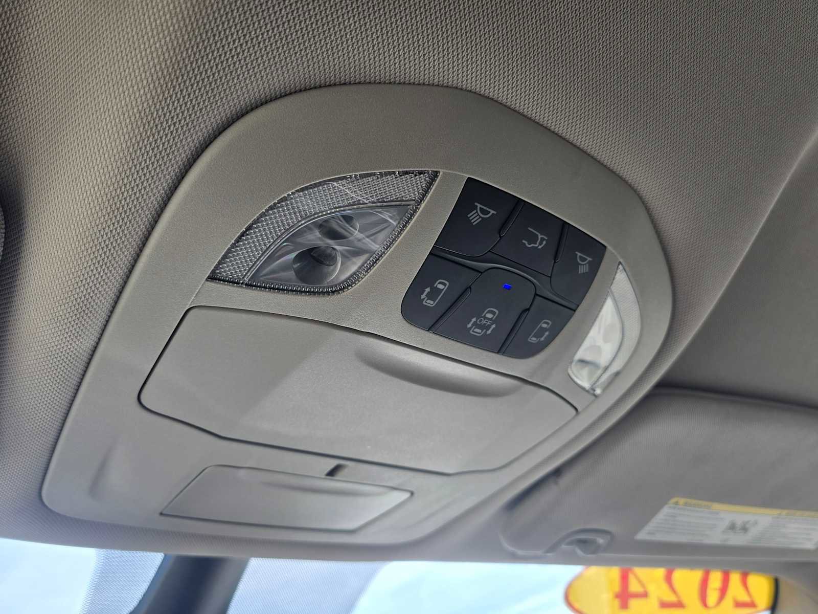 Used 2024 Chrysler Pacifica Touring-L image 33