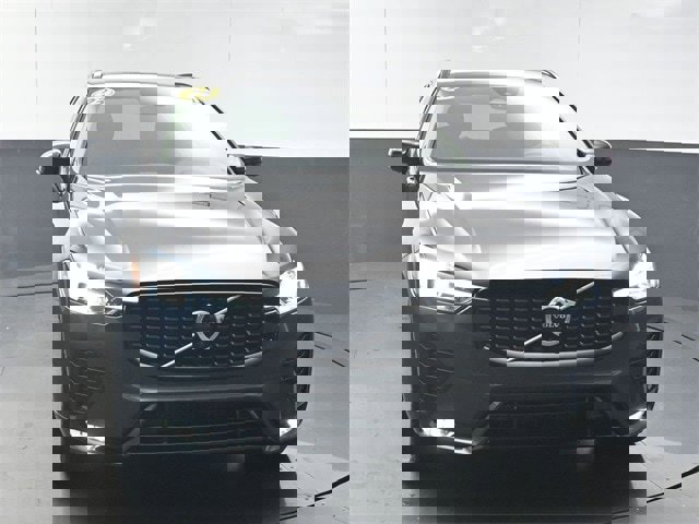 Certified 2023 Volvo XC60 B5 Plus image 3