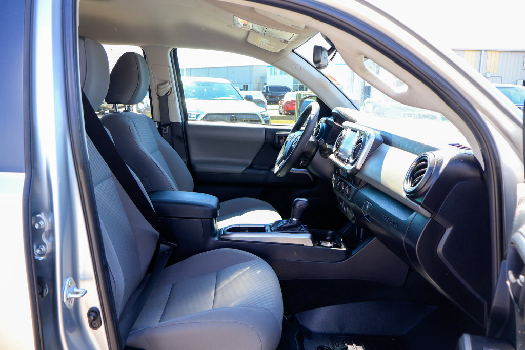 Used 2023 Toyota Tacoma SR5 RWD image 10