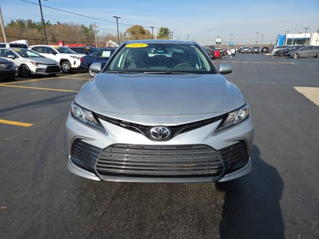 Used 2021 Toyota Camry LE image 2