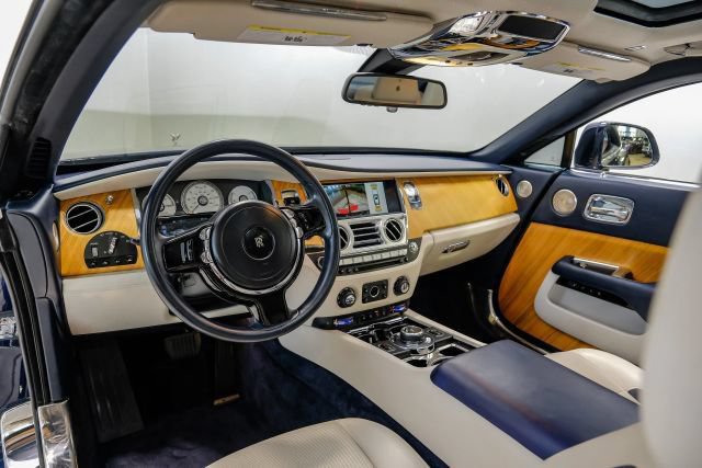 Used 2017 Rolls-Royce Wraith RWD image 4