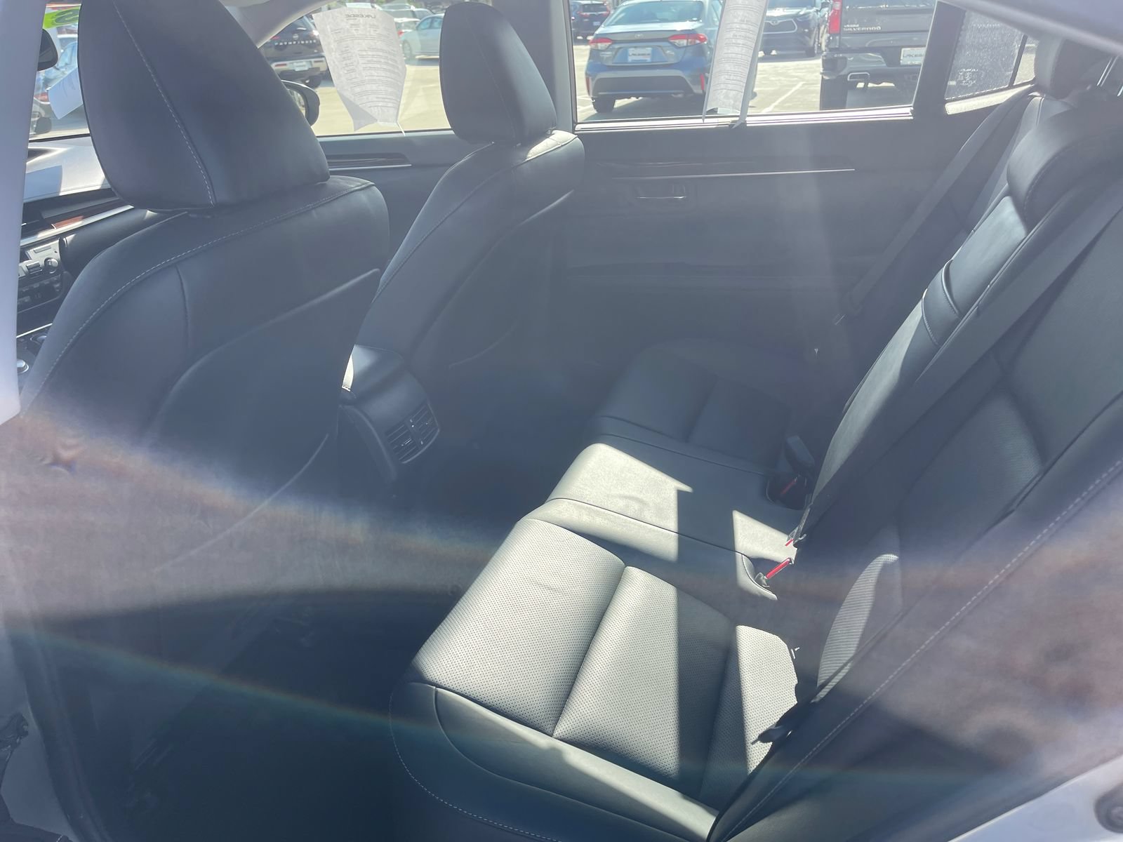 Used 2015 Lexus ES 350 w/ Ultra Luxury Package FWD image 16