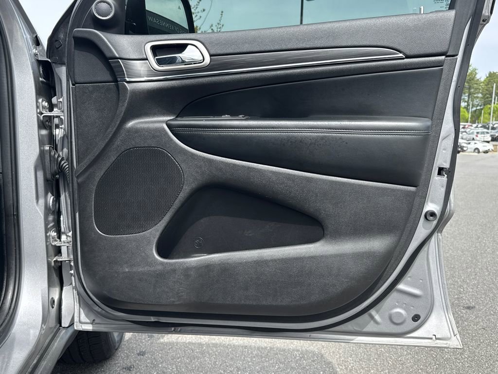 Used 2020 Jeep Grand Cherokee Limited w/ Luxury Group II image 14