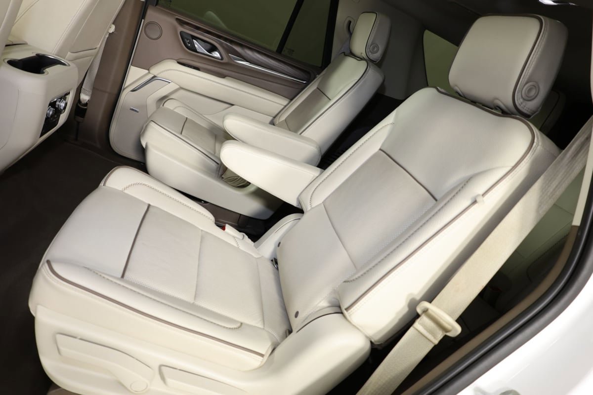 Used 2021 GMC Yukon Denali w/ Denali Premium Package AWD/4WD image 11