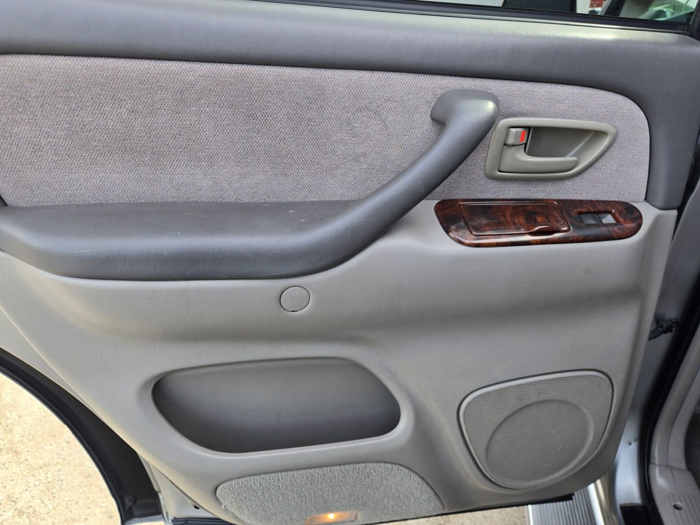 Used 2003 Toyota Sequoia SR5 image 12