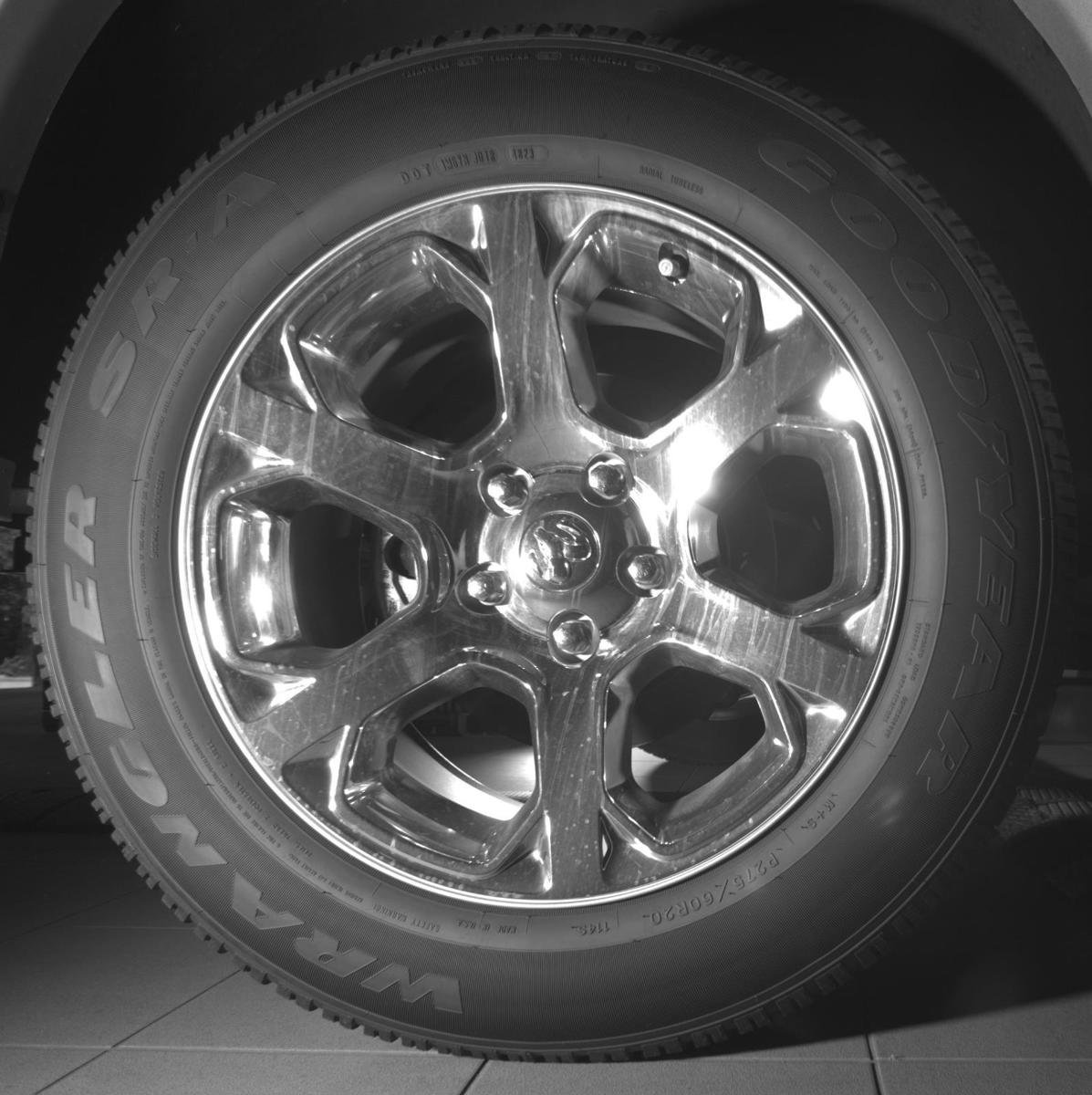 Used 2016 RAM 1500 Laramie RWD image 15