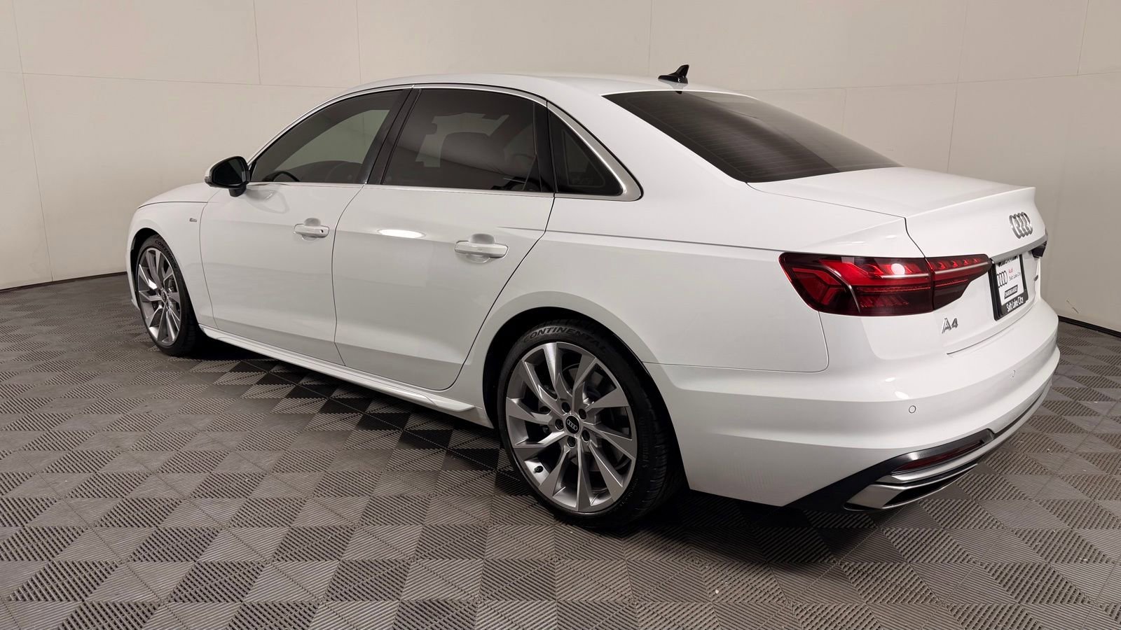 Used 2021 Audi A4 2.0T Premium Plus w/ Premium Plus Package image 7