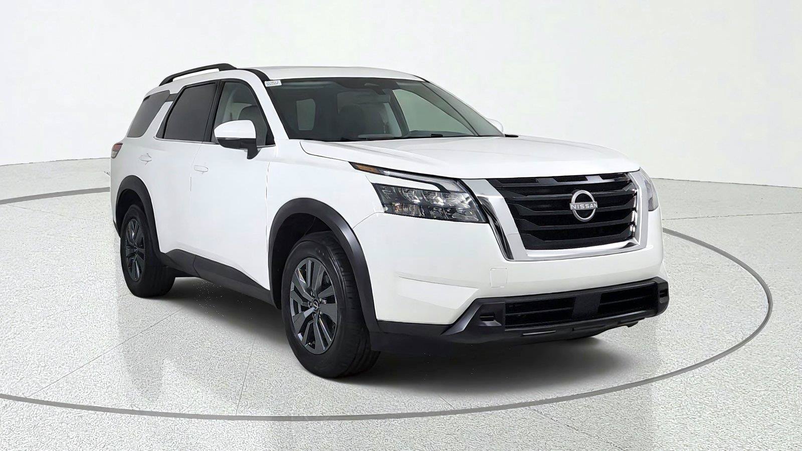 Certified 2025 Nissan Pathfinder SV FWD image 1