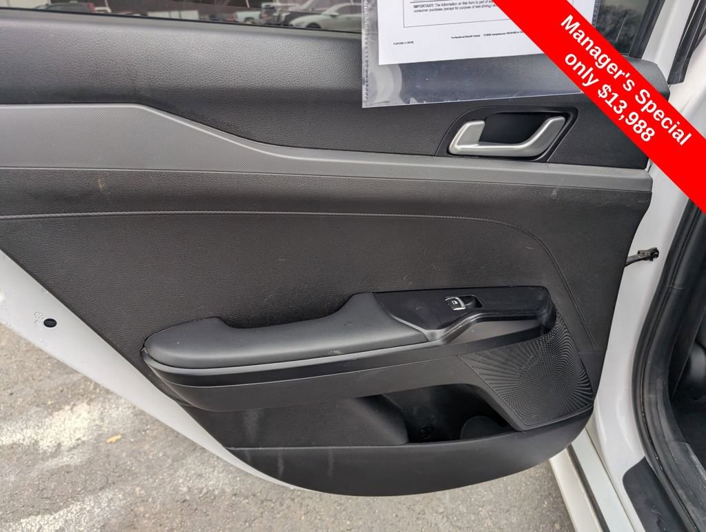 Used 2022 Kia K5 LXS image 10