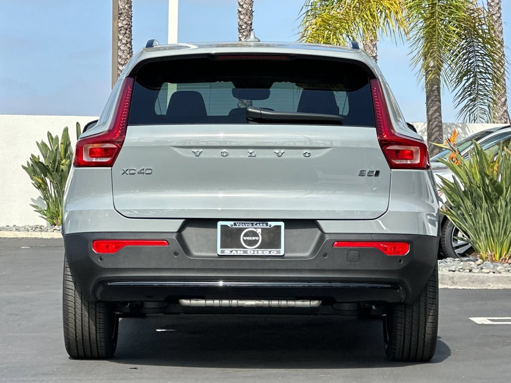 New 2026 Volvo XC40 B5 Plus w/ Protection Package Premier AWD/4WD image 4