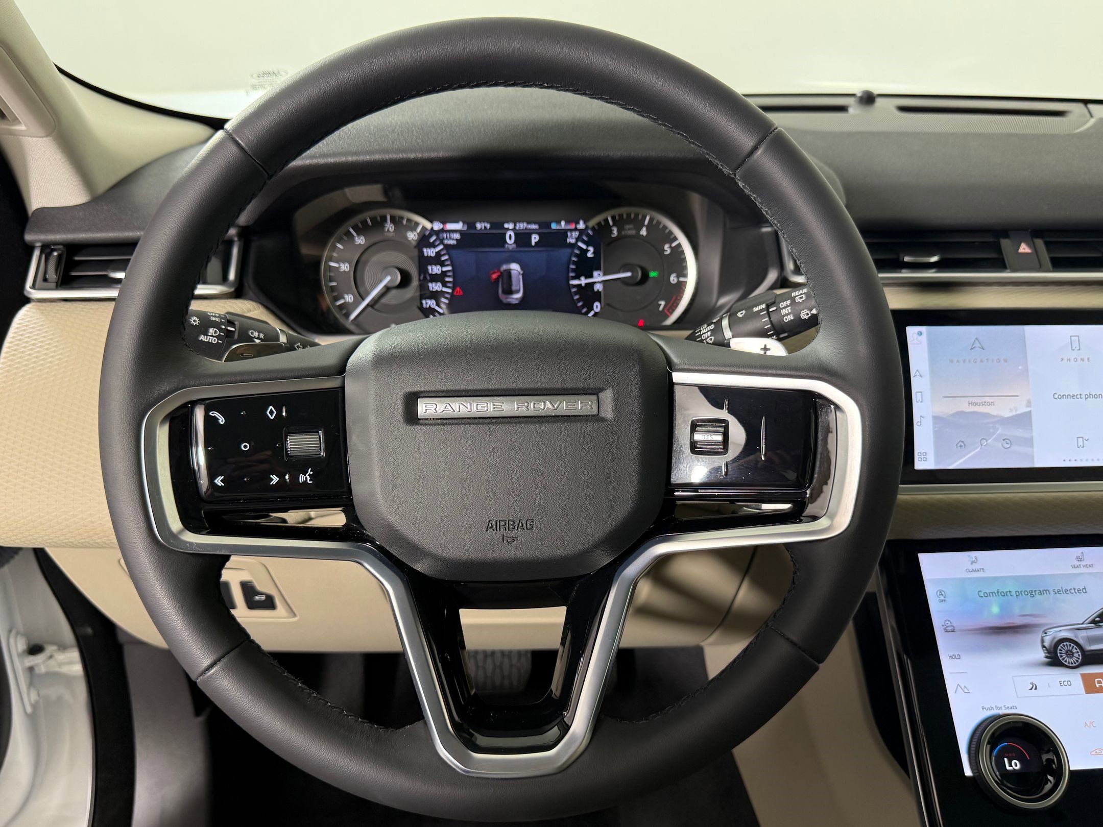 Used 2023 Land Rover Range Rover Velar S AWD/4WD image 16