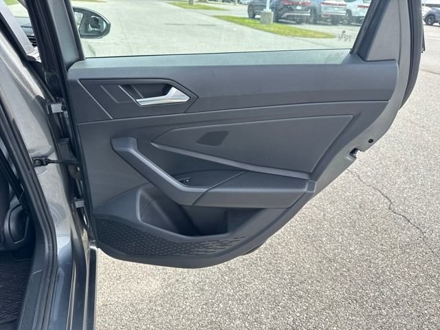 Used 2022 Volkswagen Jetta SE w/ Panoramic Sunroof Package image 12