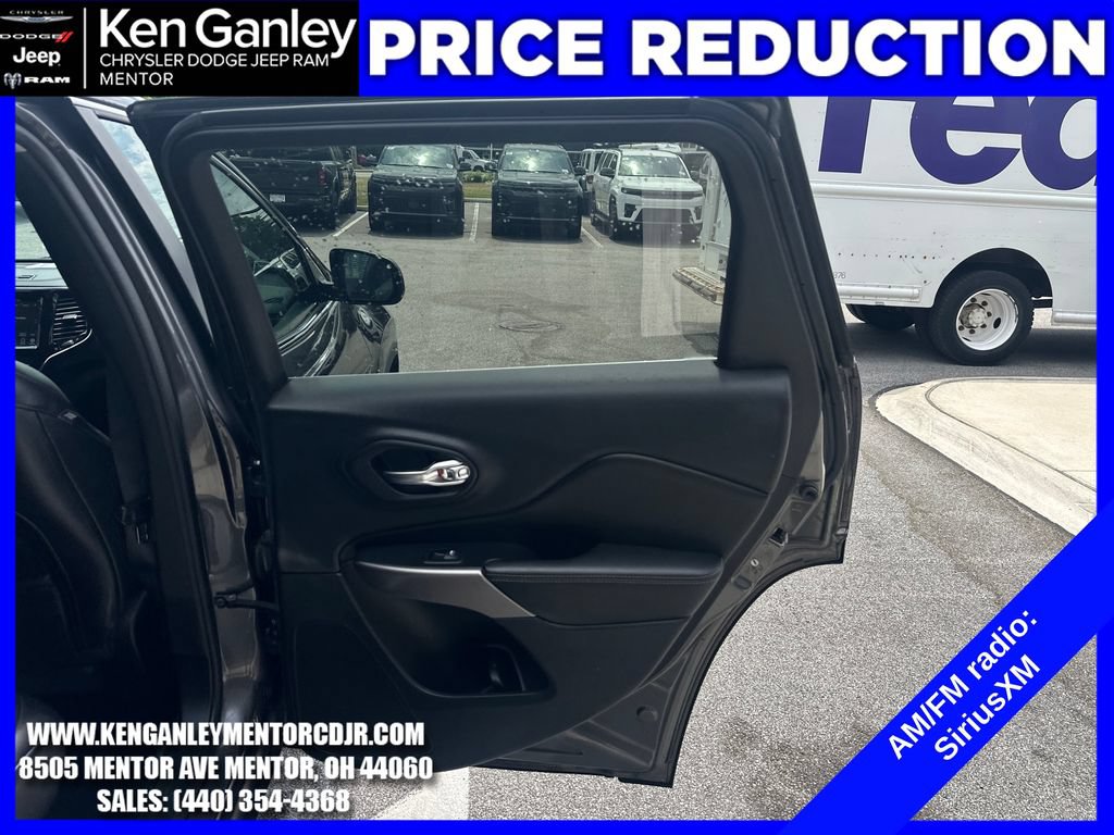 Used 2019 Jeep Cherokee Limited AWD/4WD image 23