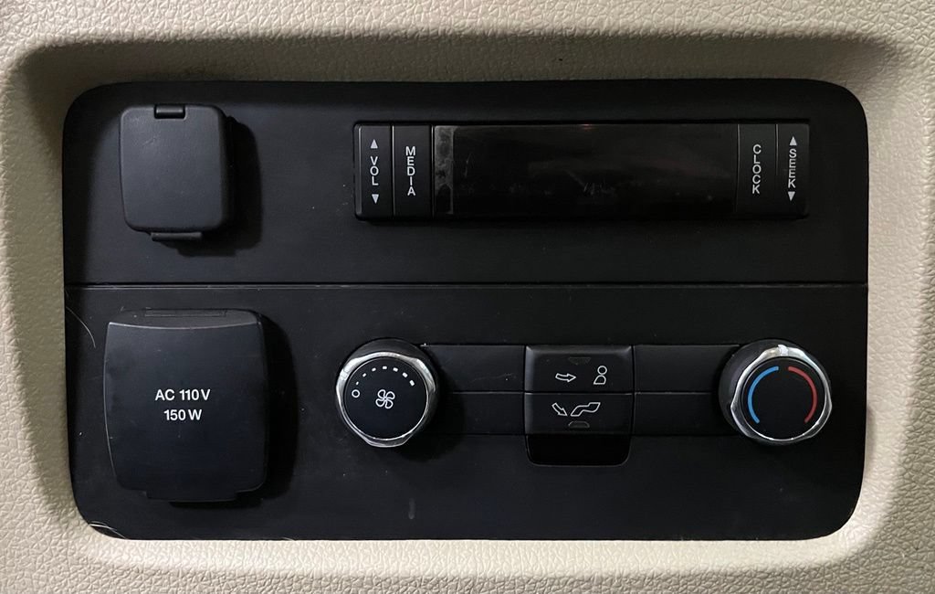 Used 2017 Ford Expedition EL XLT w/ Equipment Group 202A AWD/4WD image 44