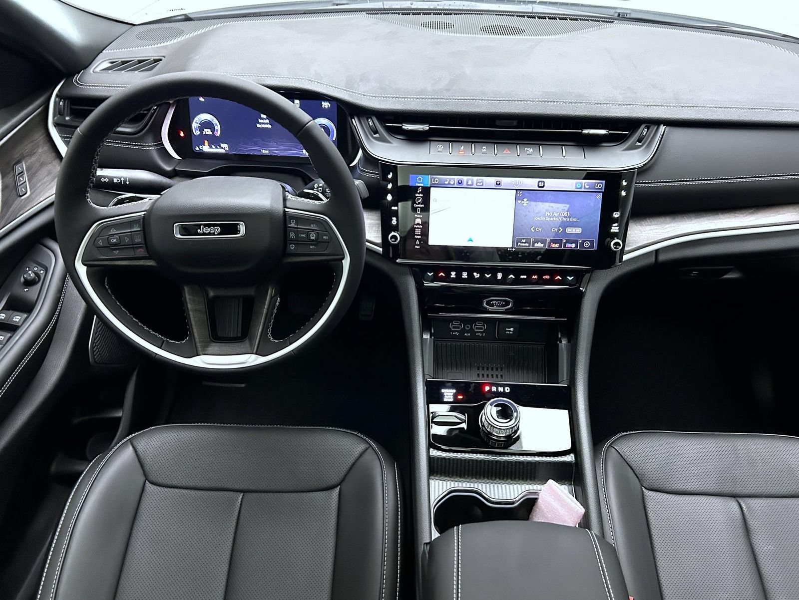 New 2027 Jeep Grand Cherokee Limited AWD/4WD image 14