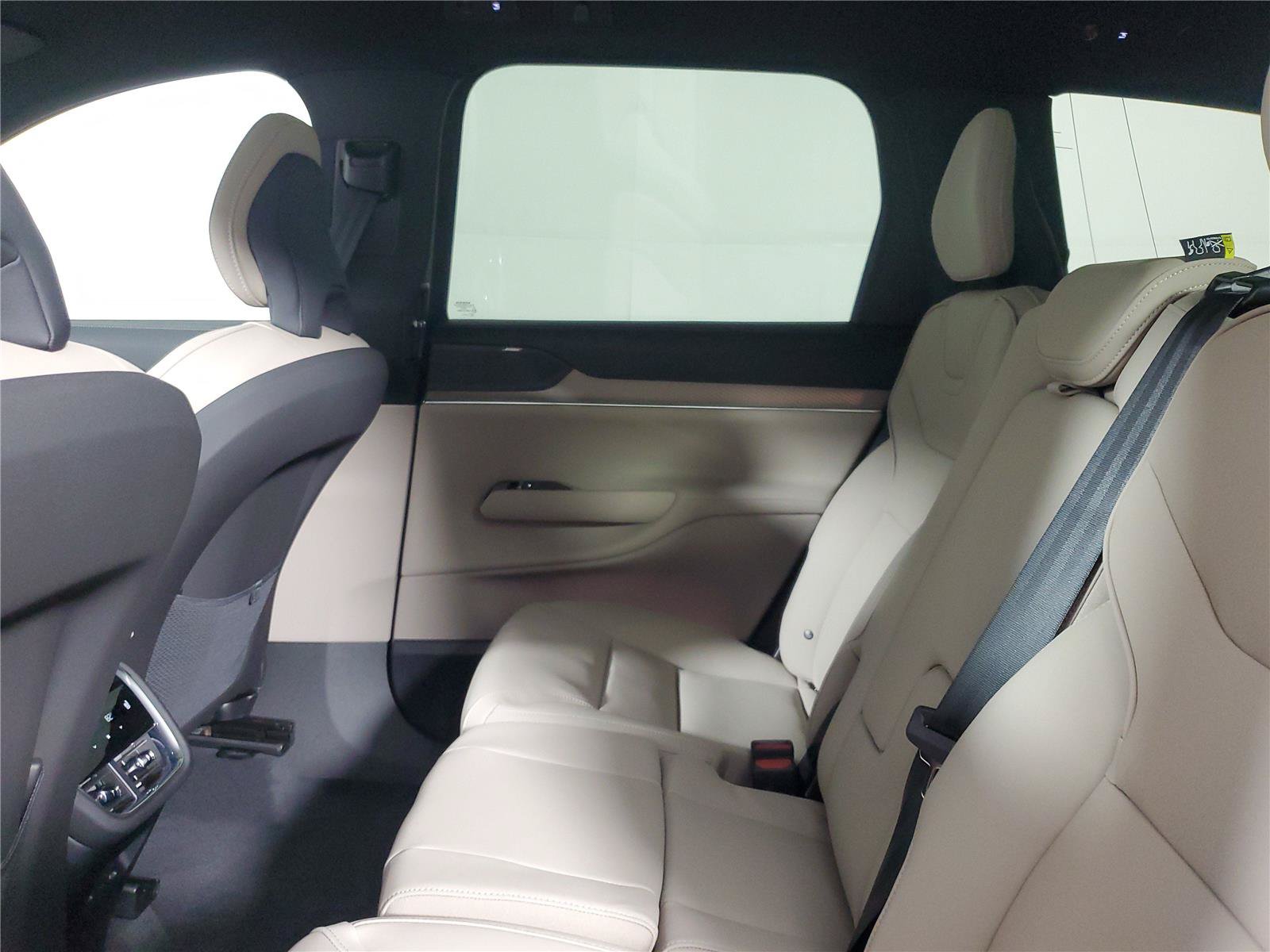 New 2026 Volvo EX90 Plus RWD image 11